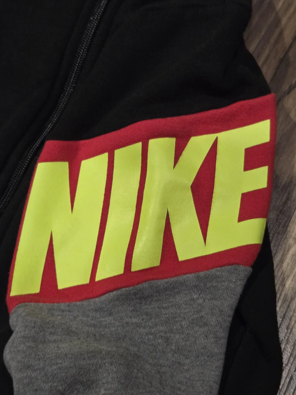 Nike kids zip